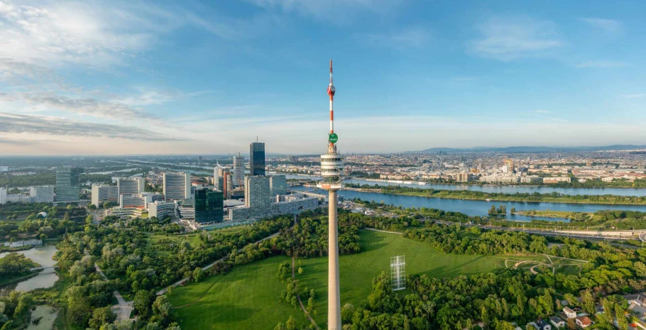 Donauturm Main 4