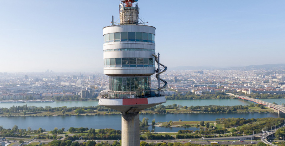 Donauturm Rutsche Main