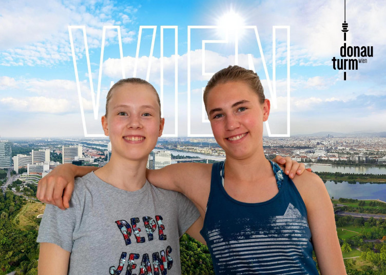 Creative souvenir photos with the latest technology