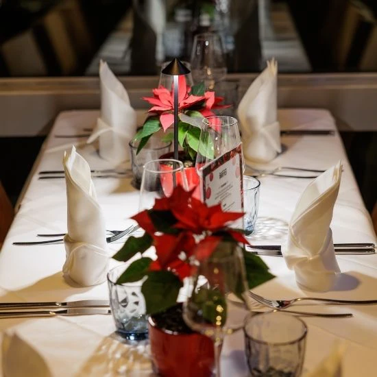 Weihnachtsmenü im Turm Restaurant auf 170m ab 10 bis 100 Personen